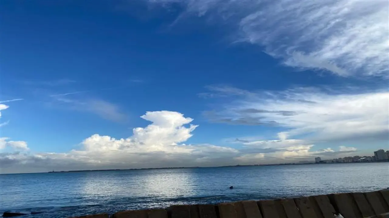 نوة رأس 2026 تضرب بقوة.. تقلبات جوية وهبوط حرارة يصل 10 درجات